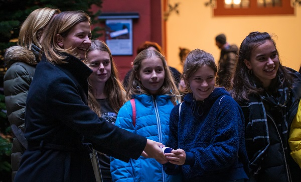 maedchenparlament petitionsuebergabe jo vergeat 600