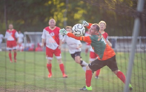Goalie Walter Rufi in Aktion