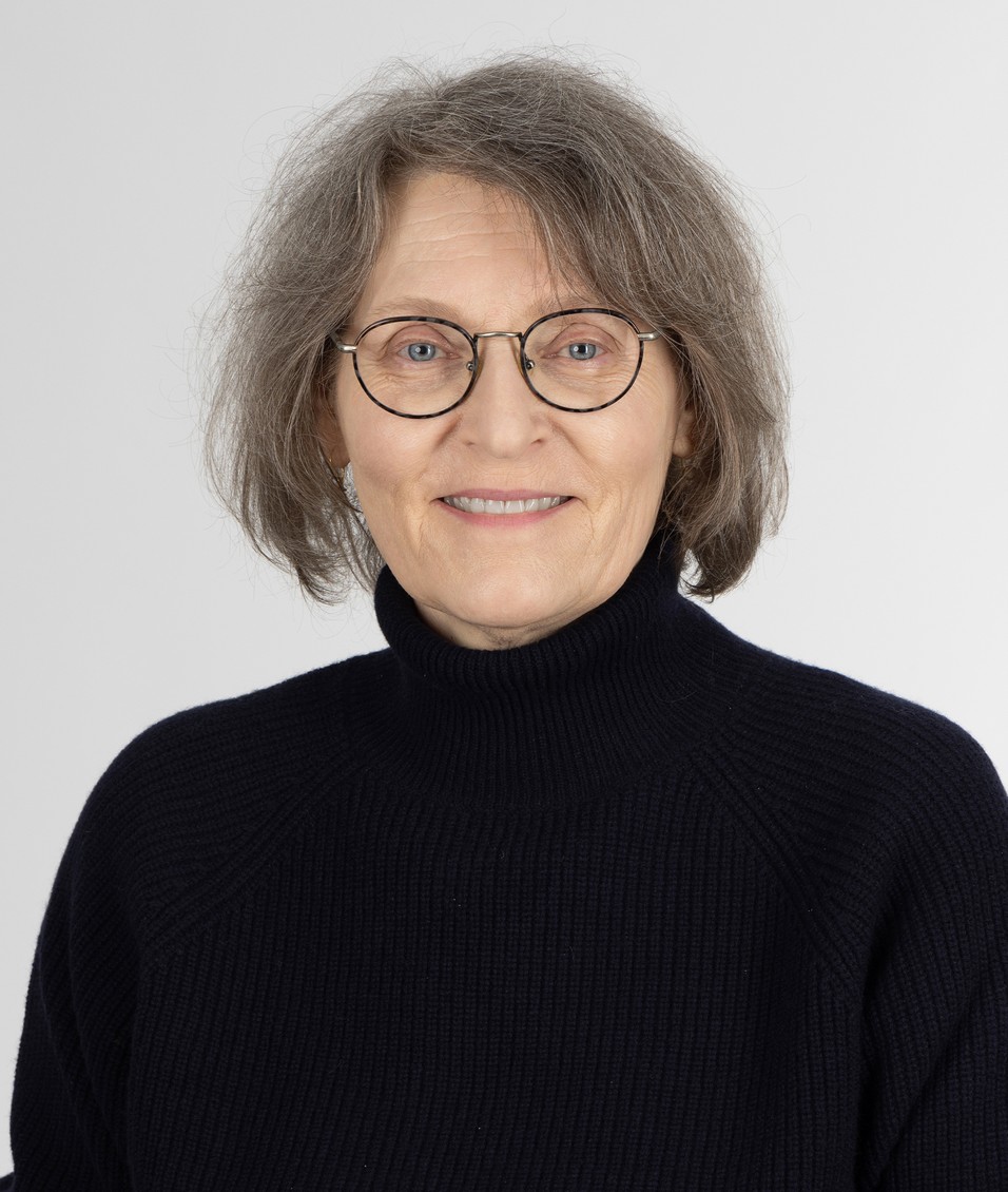 Martha Poldes, Kommissionssekretärin